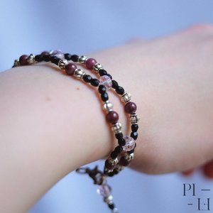 2/50$ bracelet with natural garnet gemstones